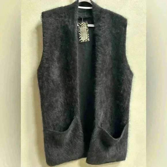 NEW | Just Girls Boutique Oversized Mink Fur Vest Cardigan | Black Mink | OS - Picture 1 of 6